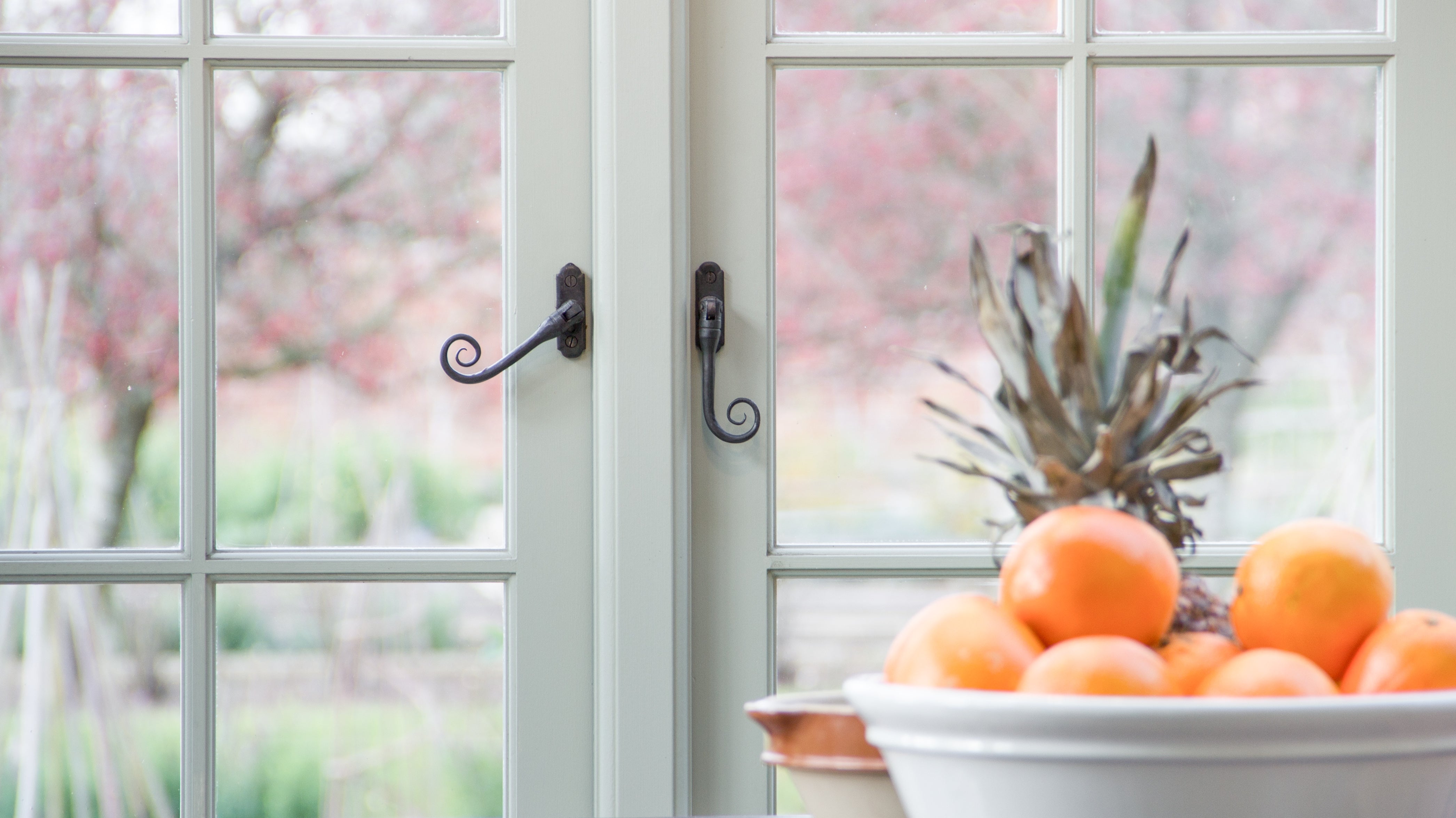 Which Handed Window Handle Do I Need?