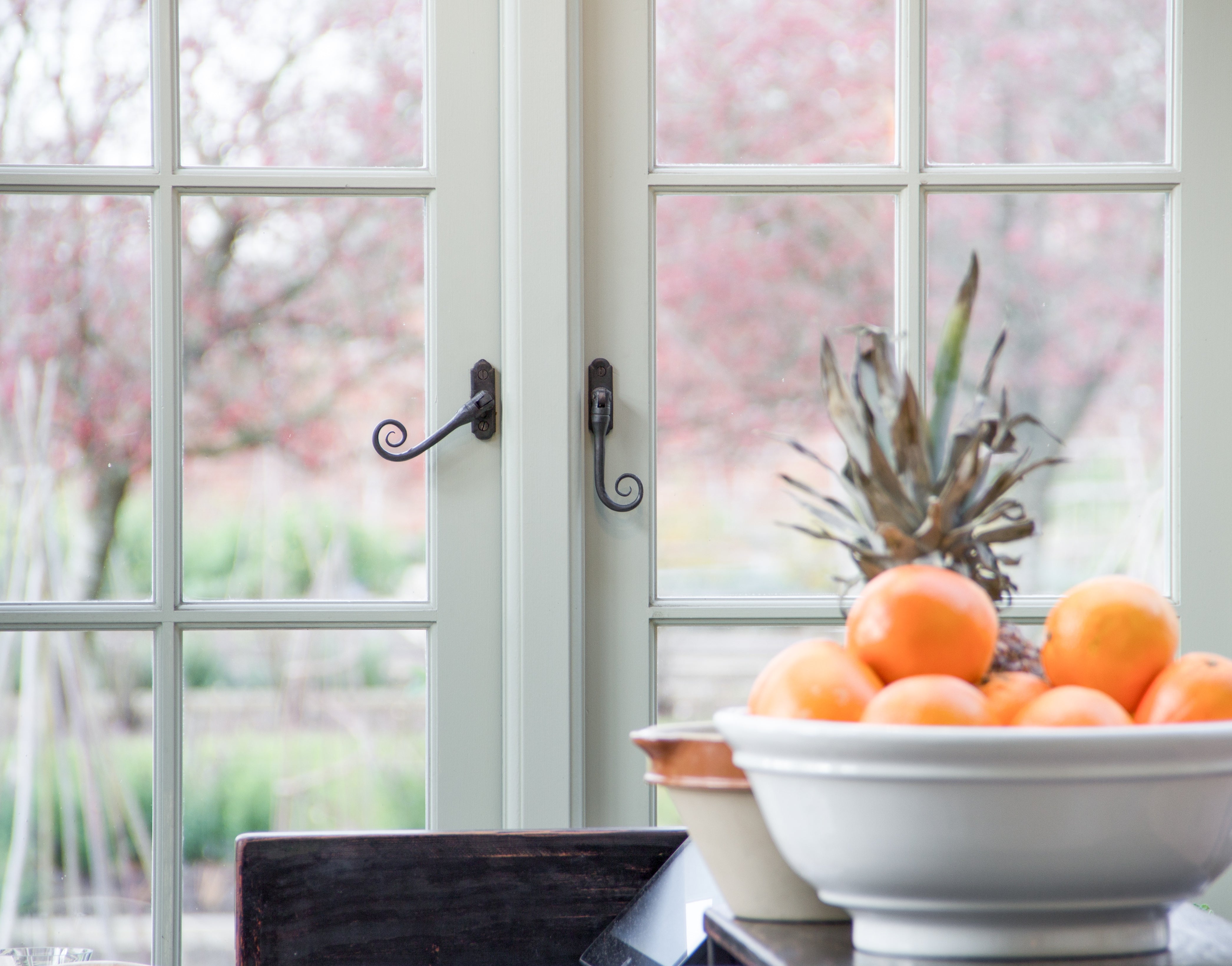 Which Handed Window Handle Do I Need?